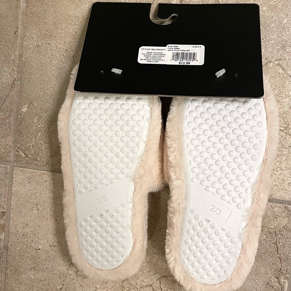 Bebe Girls Cream Fuzzy Slippers Bundle - Picture 6 of 7